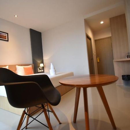 B Boutique Residence Сурат Тхани Екстериор снимка