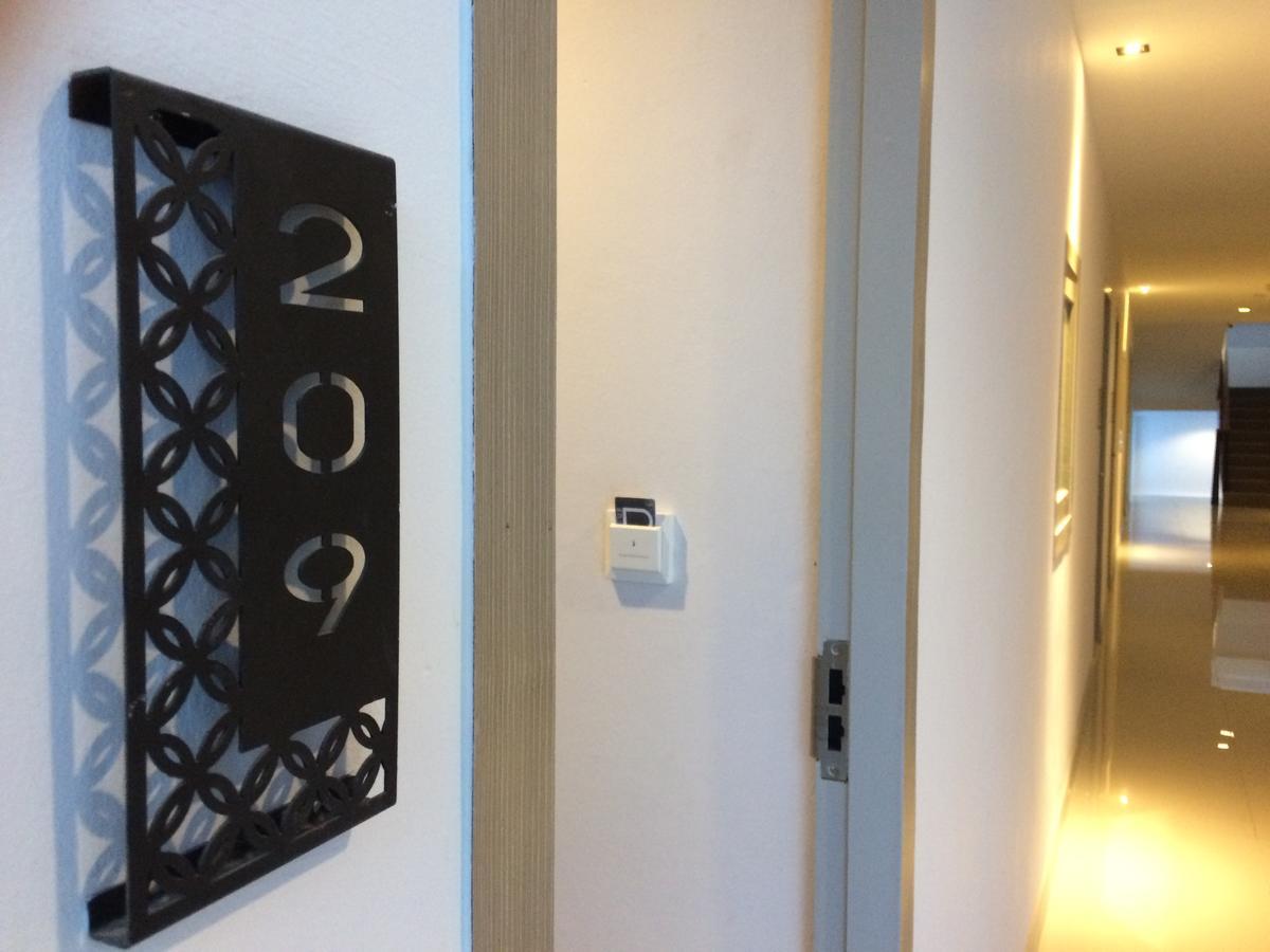 B Boutique Residence Сурат Тхани Екстериор снимка
