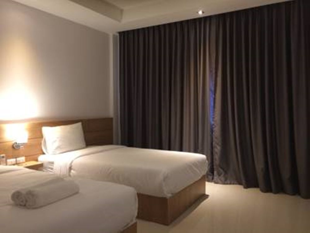 B Boutique Residence Сурат Тхани Екстериор снимка