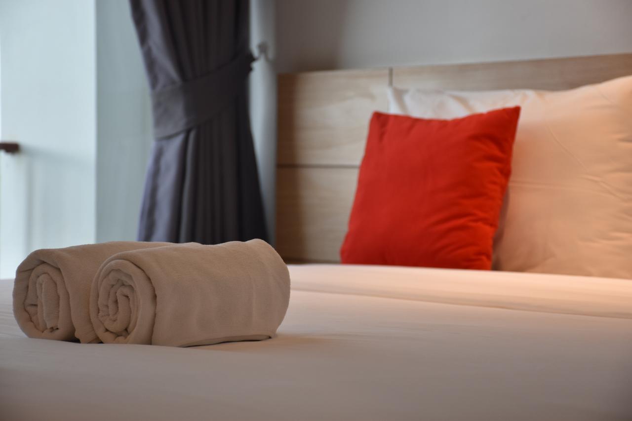 B Boutique Residence Сурат Тхани Екстериор снимка
